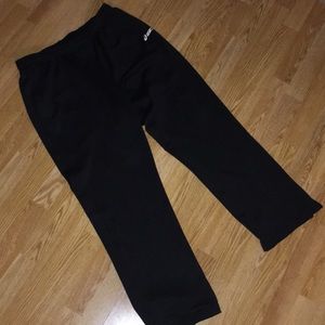 ASICS Men’s Essentials Pant